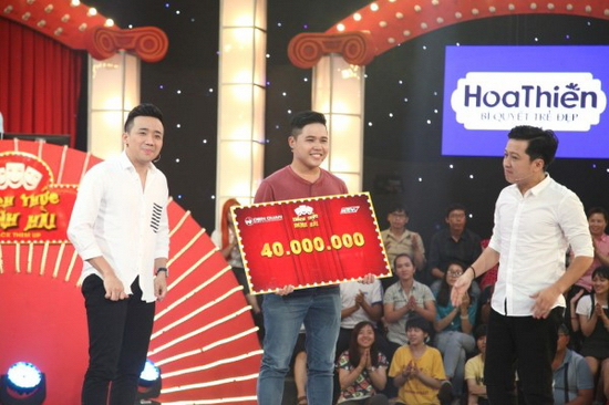 Với số tiền thưởng 40 triệu, thí sinh quyết định dừng lại. Như vậy, ngoài số tiền thưởng lớn, Vinh Quang còn có cơ hội giành tấm vé tranh tài trong đêm Gala.