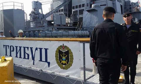  Tàu khu trục Đô đốc Tributs của Nga