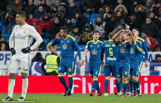 Celta Vigo (áo xanh) bất ngờ giành chiến thắng trước Real Madrid