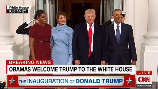 Hình ảnh ông Donald Trump và người vợ xinh đẹp trước giờ nhậm chức