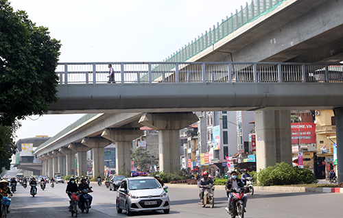 Đề xuất xây cầu vượt trước sân bay Nội Bài để 'cứu nạn' ách tắc