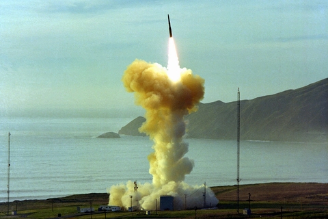 Mỹ thử tên lửa &quot;khắc tinh đáng gờm&quot; của S-400