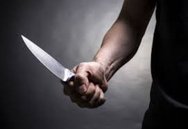 Mâu thuẫn, dùng dao đâm thấu ngực nạn nhân