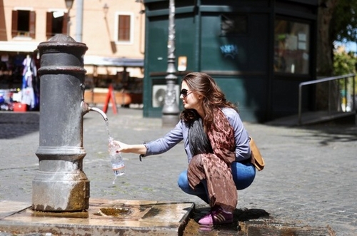 Hà Nội lắp cột ​nước uống công cộng ở hồ Gươm