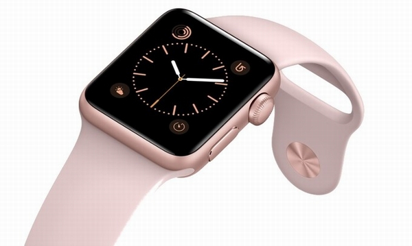 Đồng hồ thông minh Apple Watch Series 2 màu vàng hồng – Giá 369USD (~8,3 triệu đồng). Apple Watch thế hệ thứ 2 là thiết bị khá đẹp và hấp dẫn, đặc biệt là phiên bản màu vàng hồng. Máy có thiết kế đẹp với mặt đồng hồ từ nhôm sơn màu vàng hồng sang chảnh, đi cùng là dây đeo đồng màu cùng với nhiều tính năng thông minh. Dây tiêu chuẩn của Apple Watch Series 2 phiên bản này làm bằng cao su flo-carbon, nổi bật lên với vàng hồng cực đẹp mắt, mang lại cảm giác đeo dễ chịu, đi mưa không bị rít.