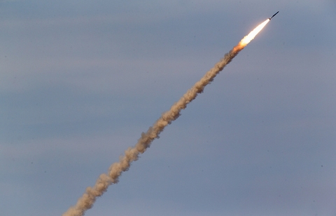 Nga tiếp nhận hệ thống tên lửa tầm xa mới