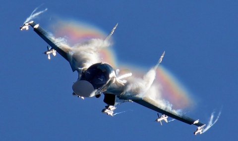 Máy bay ném bom &quot;hot&quot; nhất Nga phô diễn sức mạnh
