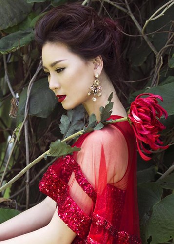 Sau Hoa hậu Thế giới người Việt 2010, Phạm Thùy Linh tham gia cuộc thi Siêu mẫu Việt Nam 2010 và về thứ hai chung cuộc. Ảnh: FBNV