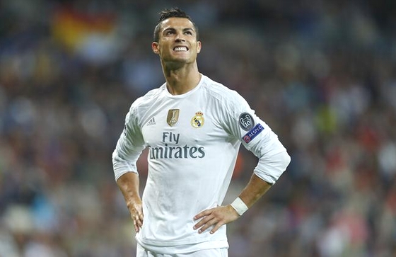 Sợ mất ngôi số 1, C.Ronaldo &quot;cấm cửa&quot; 3 cầu thủ tới Real Madrid!
