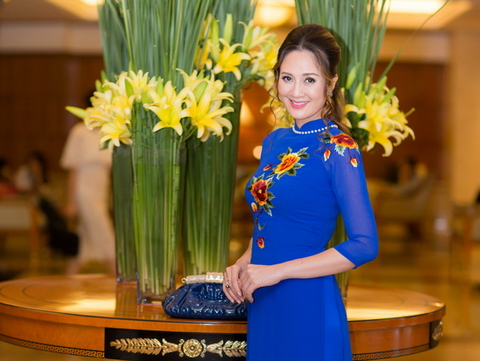 Hoa hậu Áo dài Đàm Lưu Ly bất ngờ tái xuất