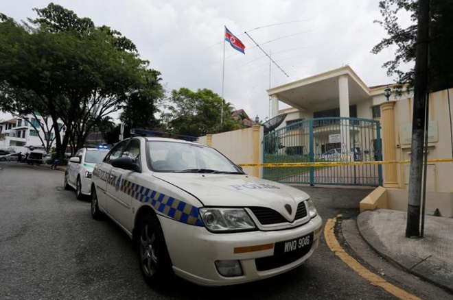 Khu vực Đại sứ quán Triều Tiên tại Malaysia đã bị phong tỏa. Ảnh: Reuters