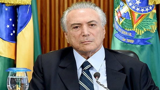 Tổng thống Brazil dọn khỏi dinh vì những “hồn ma”