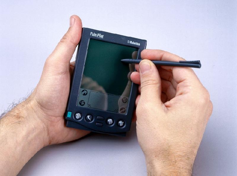 Palm Pilot: Palm bắt đầu khởi nghiệp như một dự án xây dựng phần mềm nhận dạng chữ viết tay, và kết thúc là sản xuất ra một trong những thiết bị điện tử hỗ trợ cá nhân có tầm ảnh hướng nhất. Cuối cùng, nó trở thành một nhà sản xuất smartphone.