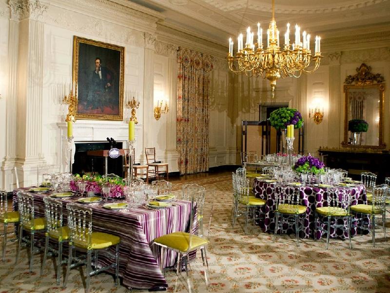 Nhà Trắng có hai phòng ăn, một cho gia đình tổng thống, và một cho các nguyên thủ quốc gia.