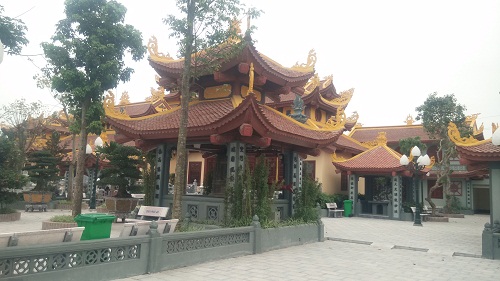 Quần thể chùa Phúc An với nhiều dãy nhà lớn đứng lừng lững