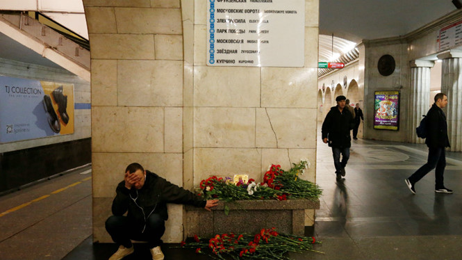 Nhiều người chưa hết bàng hoàng về vụ đánh bom tại nhà ga tàu điện ngầm ở