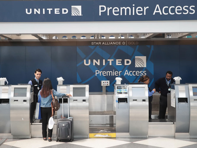 Hãng United Airlines bị nhiều người tẩy chay vì vụ ngược đãi hành khách