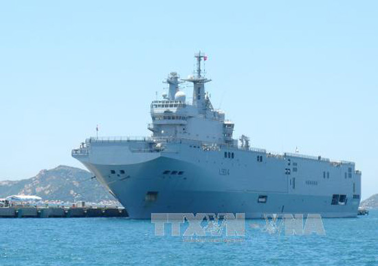 Một tàu của Hải quân Pháp cập Cảng quốc tế Cam Ranh hồi tháng 5/2016. Ảnh: Nguyên Lý/TTXVN