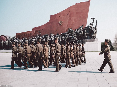 Để chụp ảnh Triều Tiên, phóng viên phải đóng vai du khách