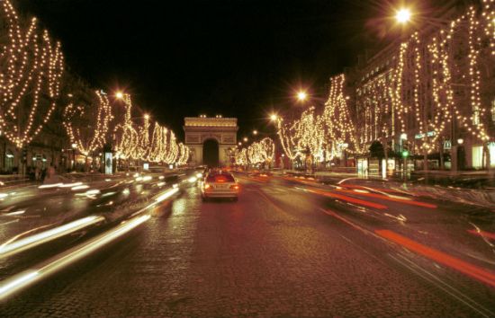 Champs-Elysées là điểm đến của rất nhiều du khách