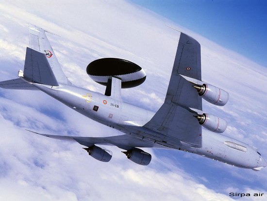 Mỹ đã phái máy bay cảnh báo sớm E-3 của Không lực đi chặn các máy bay của Nga