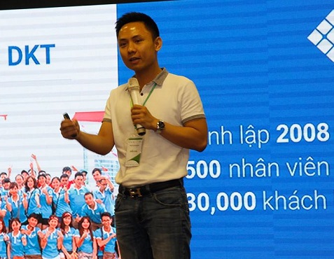Ông Trần Trọng Tuyến - CEO Công ty CP Công nghệ DKT chia sẻ kinh nghiệm triển khai bán hàng online trên di động.