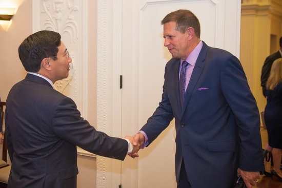 Phó Thủ tướng, Bộ trưởng Bộ Ngoại giao Phạm Bình Minh gặp gỡ Ban lãnh đạo Hội đồng Thương mại Hoa Kỳ