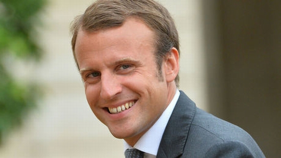 Ông Macron đã vươn lên dẫn đầu trong vòng bỏ phiếu đầu tiên