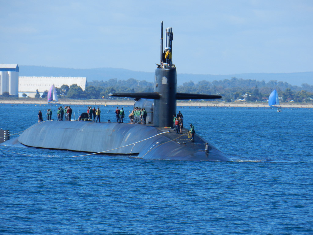 Michigan là tàu ngầm tấn công hạt nhân mang nhiều tên lửa nhất thế giới, cùng với 3 tàu khác chuyển đổi từ lớp Ohio. Tổng cộng có 4 tàu được chuyển chức năng từ tàu ngầm hạt nhân chiến lược sang tàu ngầm tấn công hạt nhân. Ảnh: Flickr/Hải quân Mỹ.