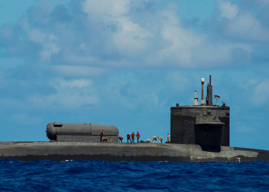 USS Michigan thường mang theo một dock khô phía sau cánh buồm chính để triển khai và thu hồi đặc nhiệm Navy Seal. Khoang này có thể chứa tới 66 lính đặc nhiệm. Ảnh: Flickr/Hải quân Mỹ.
