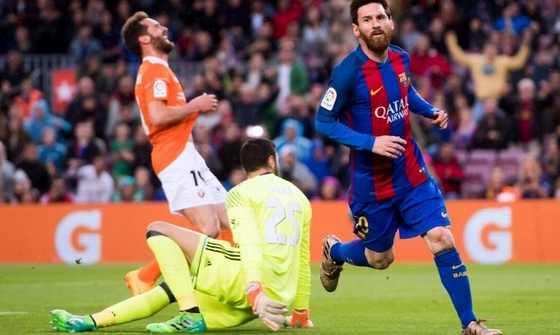 Messi lập cú đúp bàn thắng cho Barcelona