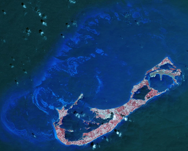 Hình ảnh Trái đất do NASA tình cờ chụp lại gây ấn tượng mạnh với vẻ đẹp xanh sáng, ấn tượng của một vùng lãnh hải Berumda giáp bờ biển Anh và phía tây đất nước Tây Ban Nha. Nguồn ảnh: Space. 