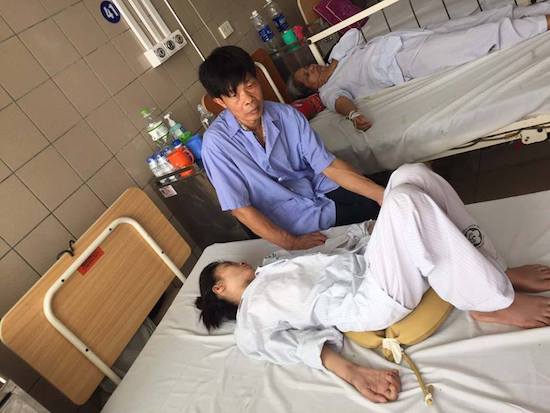 Uống thuốc nam, một phụ nữ ở Hà Nội bị liệt tứ chi