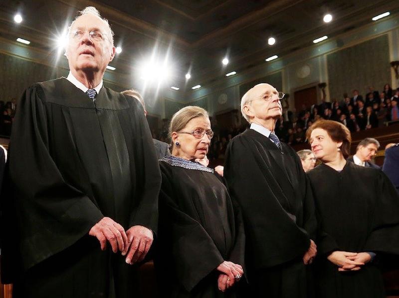 Hơn một nửa số thẩm phán của Tòa án Tối cao Mỹ tốt nghiệp từ Harvard. Bốn người này là Anthony Kennedy (khóa 1961), Stephen Breyer (khóa 1964), Elena Kagan (khóa 1986) và Neil Gorsuch (khóa 1991). Ảnh: Reuters.