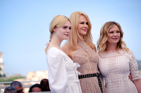 Bộ ba ngọc nữ hàng đầu của nền điện ảnh thế giới hiện nay: Nicole Kidman, Elle Fanning và Kirsten Dunst rạng ngời trên thảm đỏ Liên hoan phim Cannes