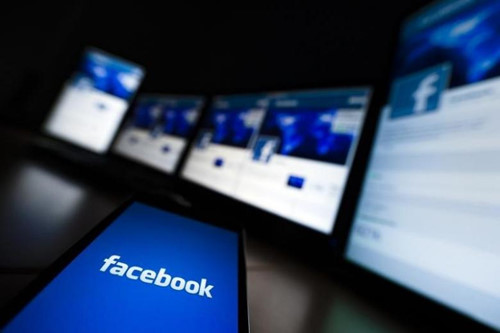 Facebook cấm đăng ảnh tượng khỏa thân - ảnh 1