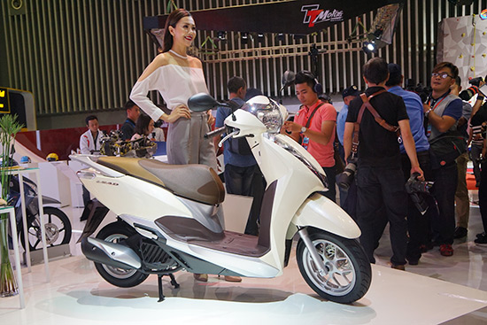 Honda Việt Nam ra mắt Lead, MSX 2017 và loạt xe côn tay