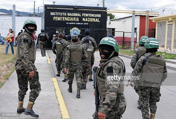 Hàng chục tên tội phạm nguy hiểm vượt ngục tại Honduras