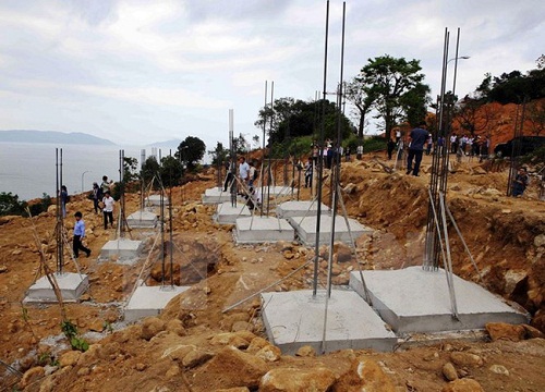 Công trình xây dựng trên bán đảo Sơn Trà