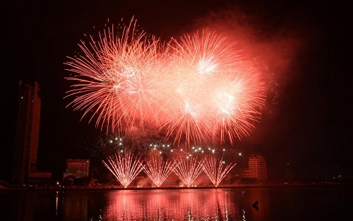 Đà Nẵng- thành phố đáng sống, nơi hàng năm có lễ hội pháo hoa quốc tế, với những khu nghỉ dưỡng sang trọng.
