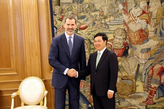 Phó Thủ tướng, Bộ trưởng Ngoại giao Phạm Bình Minh hội kiến Nhà vua Tây Ban Nha Felipe VI