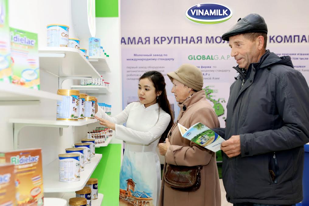 Ảnh chụp tại hội chợ Hàng Việt Nam chất lượng cao tại Liên Bang Nga. Sản phẩm của Vinamilk hiện cũng có mặt ở hơn 40 nước trên thế giới.