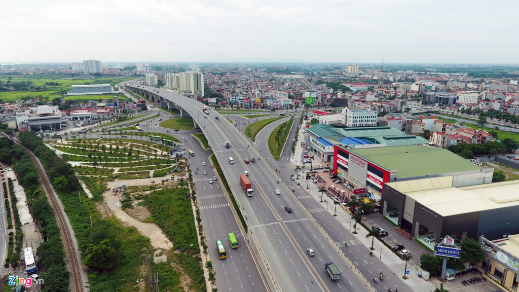 Nút giao Long Biên được hoàn thiện đồng bộ gồm cầu vượt thép lớn nhất Việt Nam, hầm chui đường sắt, tổng mức đầu tư gần 3.000 tỷ đồng.