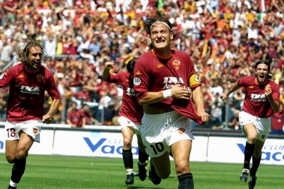 10 bàn thắng đẹp nhất của &quot;Hoàng tử&quot; Francesco Totti