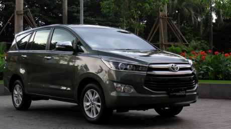 Toyota Innova đang được các đại lý giảm giá trực tiếp từ 55-60 triệu đồng, tùy từng phiên bản. Ảnh: Xetoyota.