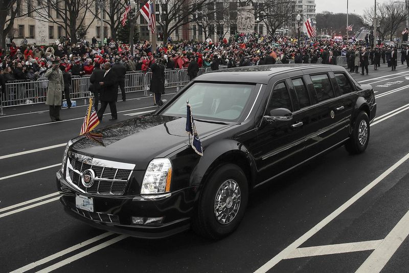 Đây là một trong những chiếc xe cuối cùng ông Trump sử dụng để đi lại khi tới làm việc tại văn phòng tổng thống. Xe có trị giá 500.000 USD và hiện là chiếc xe lớn nhất của Cadillac, sở hữu khối động cơ V12 453 mã lực và dẫn động bởi hộp số tự động 6 cấp.