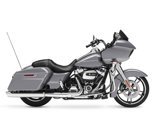 Giá: 19.000 USD (431 triệu đồng)  Harley-Davidson Road Glide 2017 là chiếc xe rẻ nhất Harley-Davidson cung cấp với một số công nghệ hiện đại, động cơ Milwaukee Eight V-Twin 1.753 cc. Harley cho biết, động cơ mới cung cấp mô-men xoắn hơn (10 phần trăm), giảm độ rung và nhiệt trong khi mức tiêu thụ nhiên liệu cũng được cải thiện.