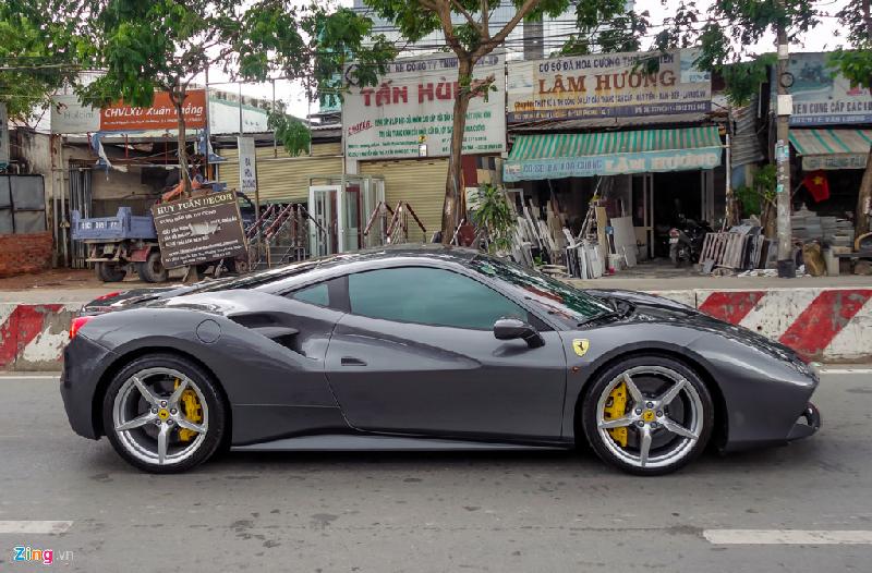Tại Việt Nam, Ferrari 488 GTB có giá khoảng 15 tỷ đồng nếu ra biển trắng. Nếu sử dụng các loại biển miễn thuế, giá trị xe có thể giảm một nửa. Tại Mỹ, giá cơ sở cho một chiếc Ferrari 488 GTB là 242.000 USD. 