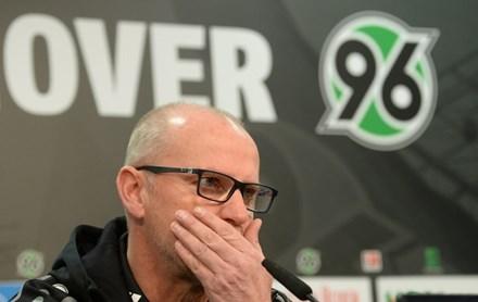 Thomas Schaaf, 56 tuổi, Hannover 96. Thành tích nổi bật: một danh hiệu Bundesliga, á quân Cup UEFA (cùng Werder Bremen).