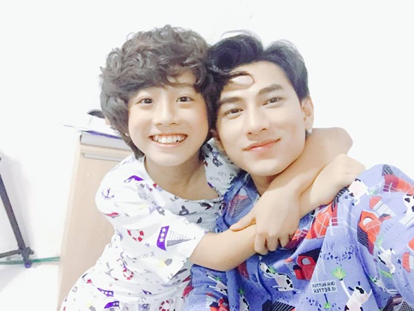 Isaac mừng rỡ khi gặp lại học trò nhí Gia Khiêm từ cuộc thi Vietnam Idol Kids 2016.